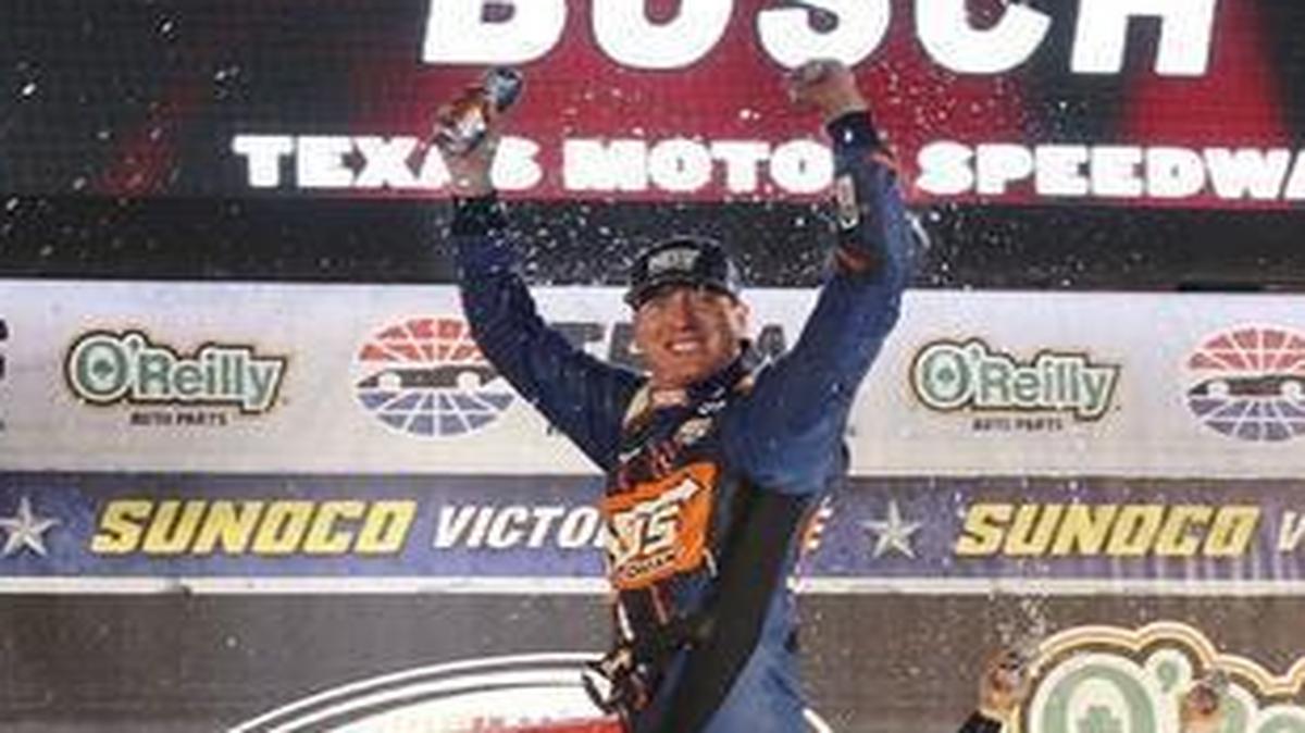 Kyle Busch (18) wins the O’Reilly Auto Parts 300, Friday, April 8, 2016, at Texas Motor Speedway.