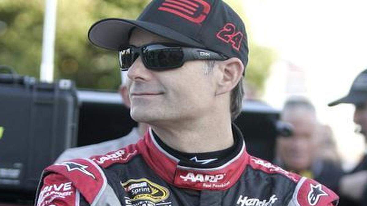
Jeff Gordon will retire as a full-time driver after this season.
