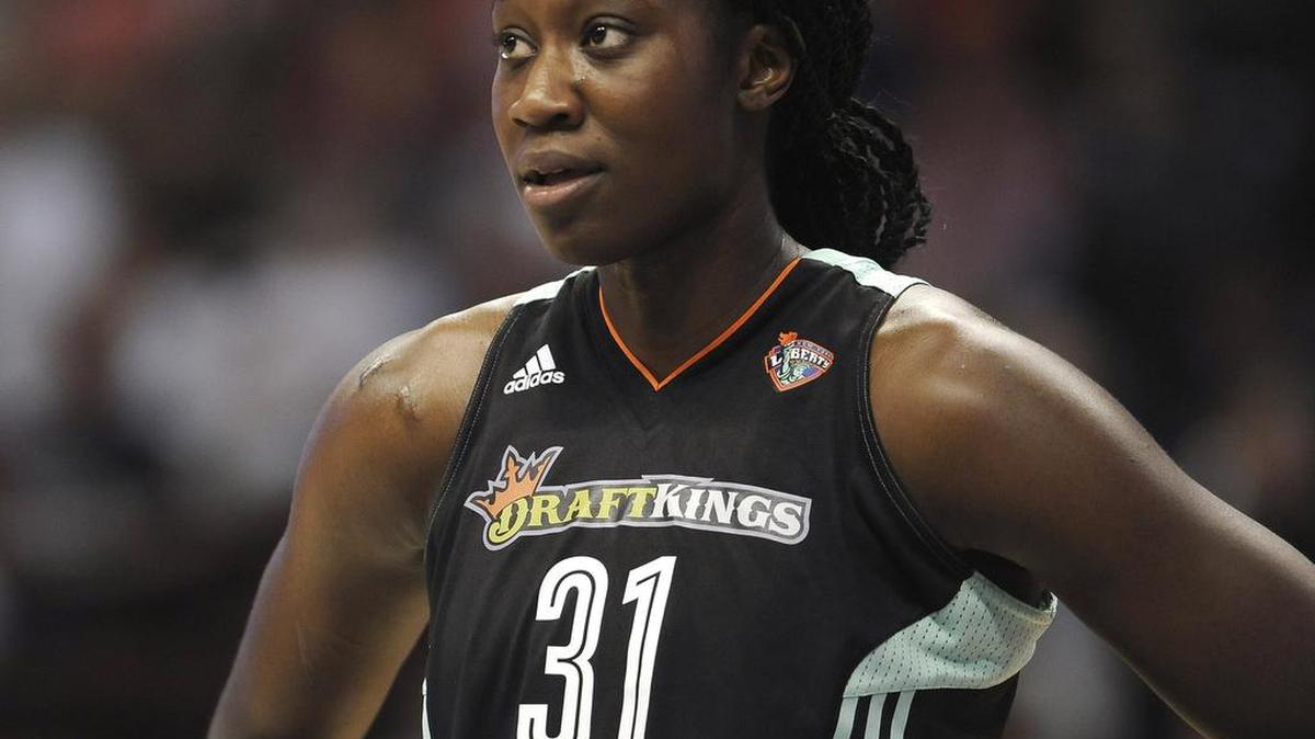 New York Liberty’s Tina Charles, shown in a 2015 photo, scored a career-high 36 points in a 93-89 victory over the Dallas Wings on Friday in New York.