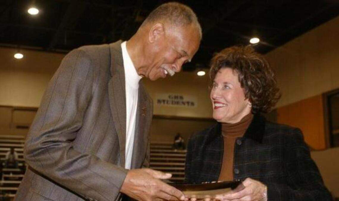 At 84, the Hall of Fame needs to induct this Texas, and basketball, legend now
