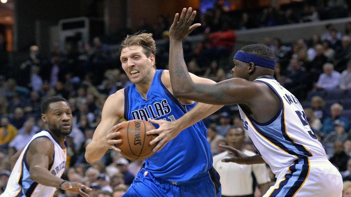 Dirk Nowitzki, center, said the Mavericks would “love to get 30 wins, we’d love to end on a good note” Tuesday against the Utah Jazz before the longest All-Star break of his 18-year career.
