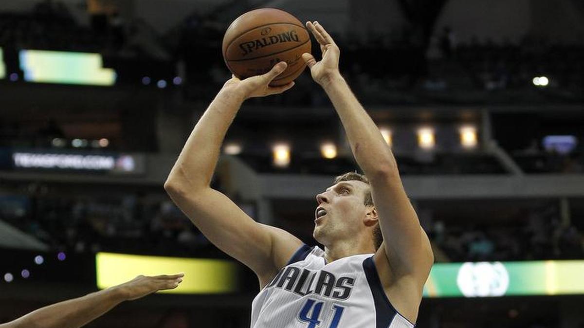 Dallas Mavericks forward Dirk Nowitzki has been slowed by a righ Achilles injury.