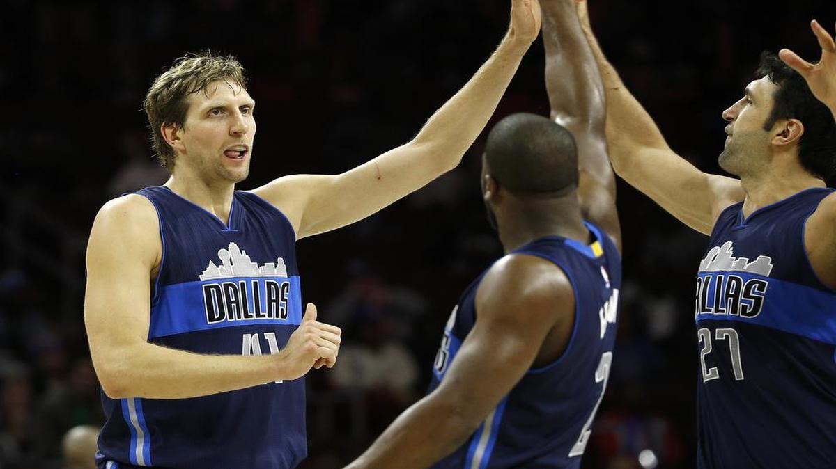 Dirk Nowitzki, left, says Mavericks players have put egos aside when it comes to scoring this season.