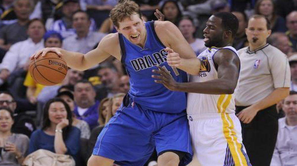 
Dirk Nowitzki, who played 30 minutes against the Warriors on Wednesday, took a rest against the Kings on Thursday.


