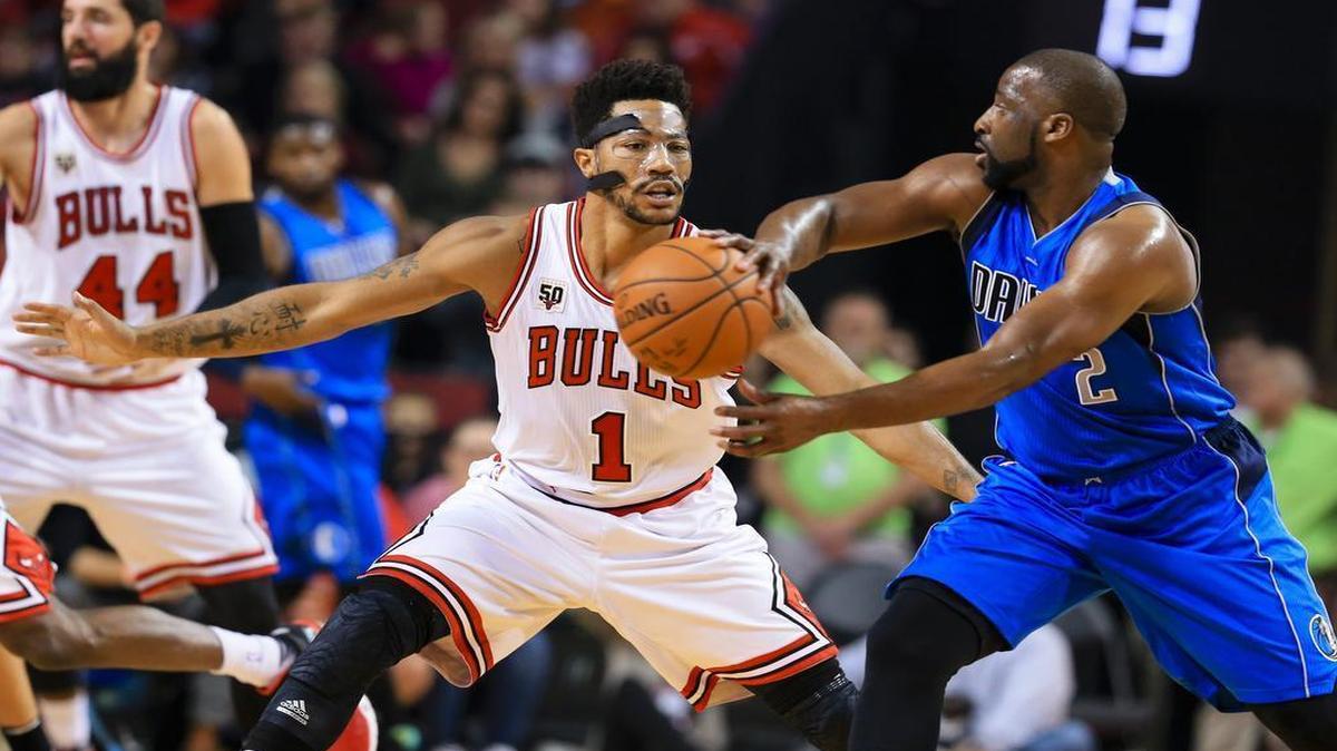 Raymond Felton, right, had an injury-plagued season for the Mavericks last year, but so far has been front and center this season.