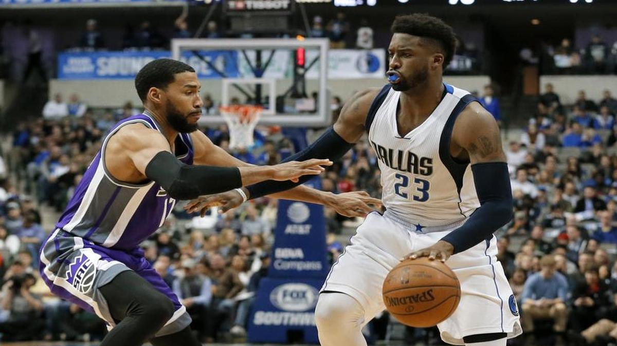 Wesley Matthews, right, has developed into a go-to player for the Mavericks this season by “staying aggressive.”