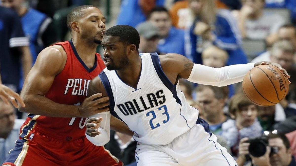 Mavericks guard Wesley Matthews, right, is still getting back into shape after an Achilles injury in March.