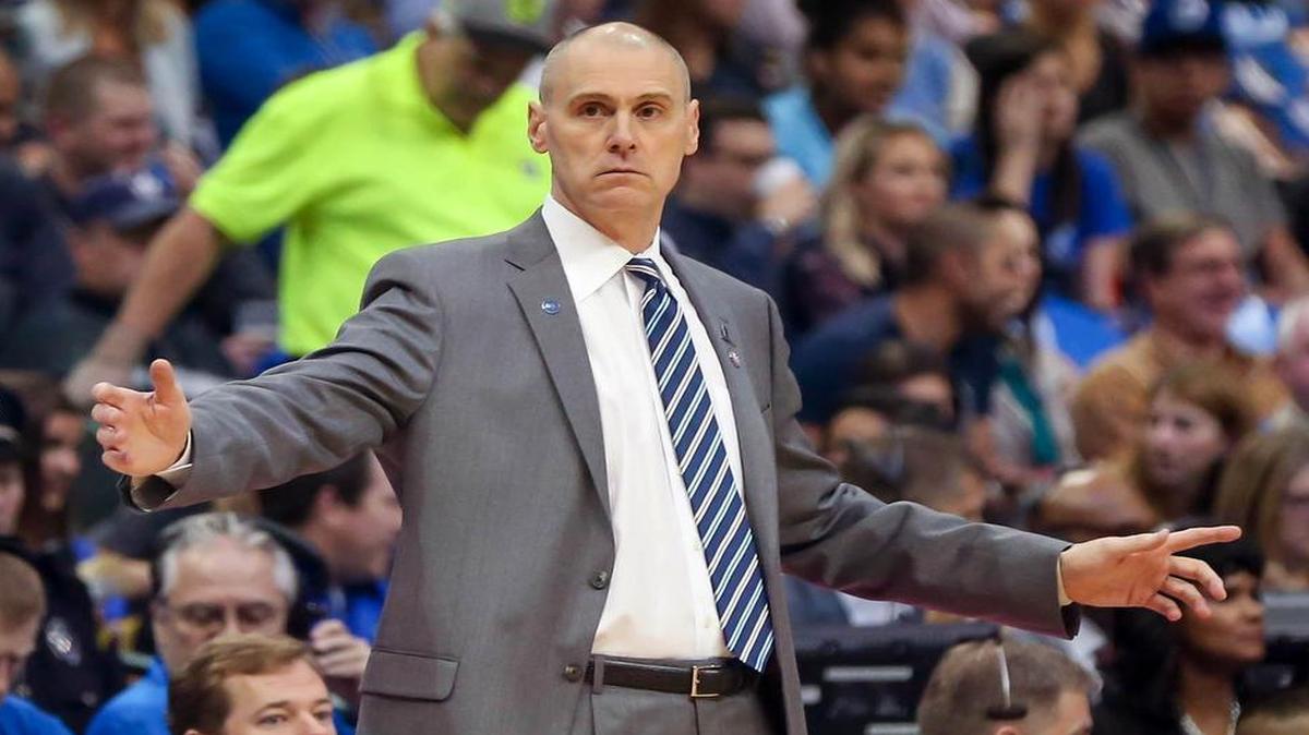 Mavericks coach Rick Carlisle received a five-year contract extension Thursday.