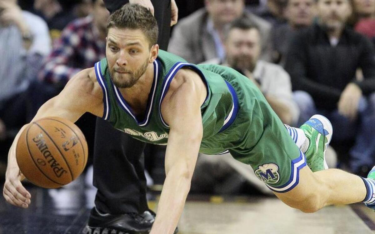 Chandler Parsons, averaging 13.7 points and 4.7 rebounds, leaves a big void in the Mavericks’ rotation after having season-ending surgery on his right knee on Friday.