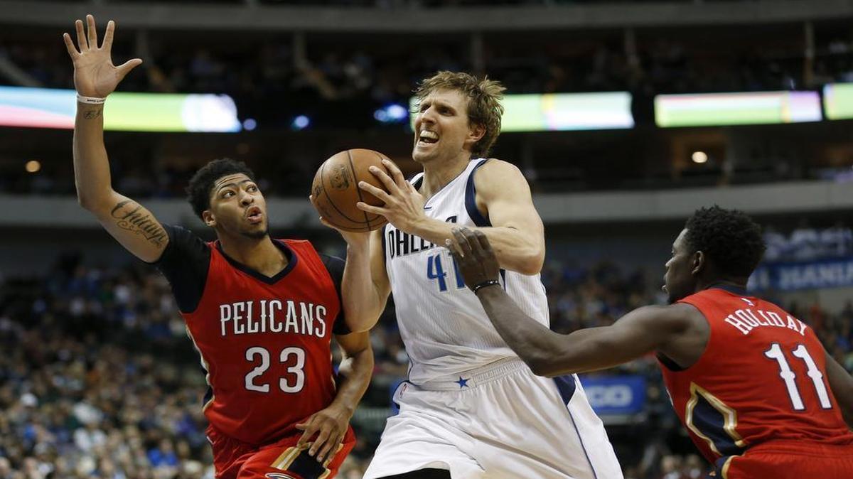 Dirk Nowitzki scored 24 points against Anthony Davis, left, and the Pelicans, but hit only 8 of 21 shots.