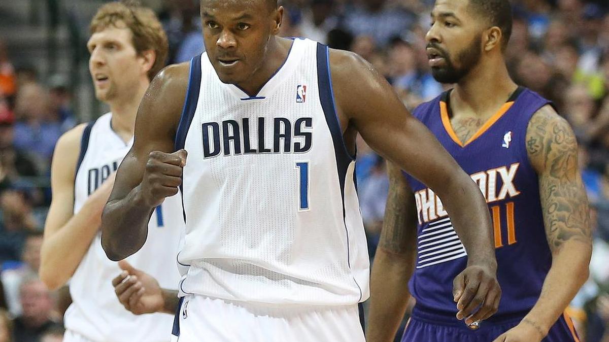 
Samuel Dalembert will be making his second stint with the Dallas Mavericks next season.
