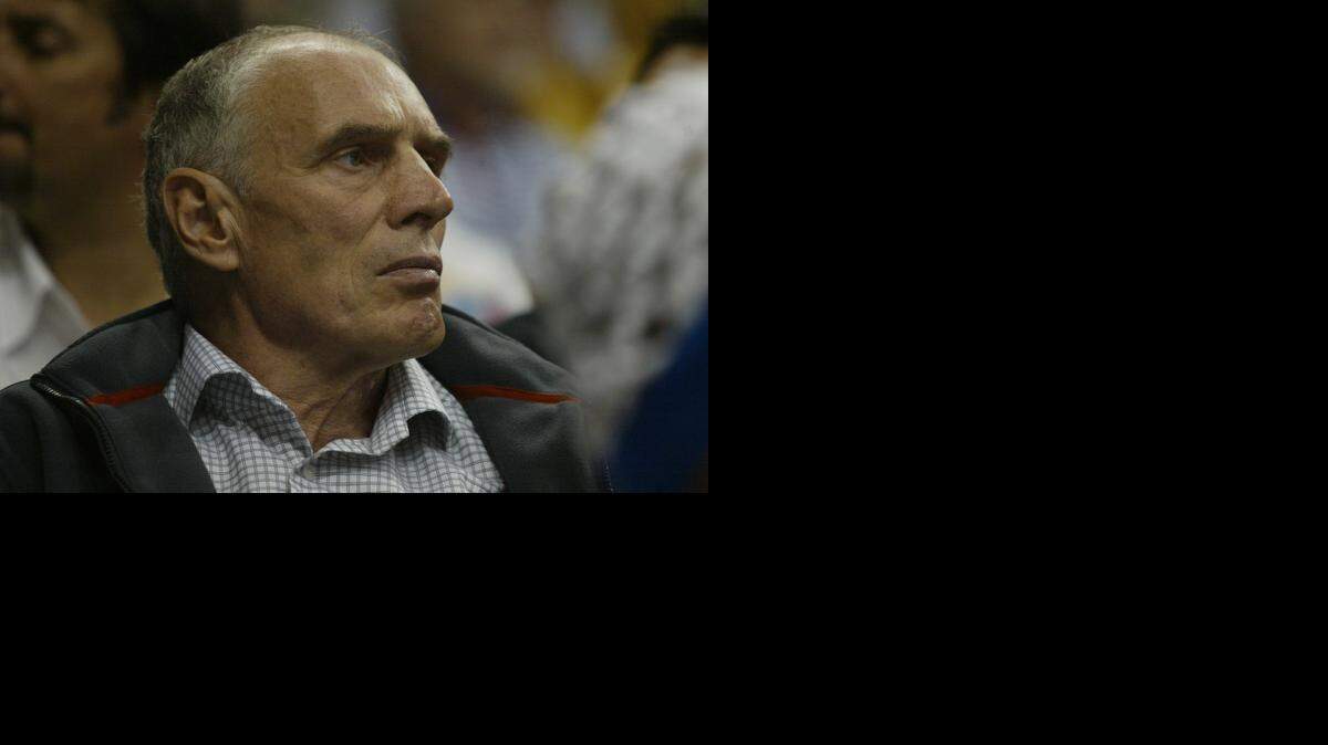 
Holger Geschwindner, Dirk Nowitzki's coach and mentor from Germany, is back in Dallas to help Rajon Rondo with his shot.
