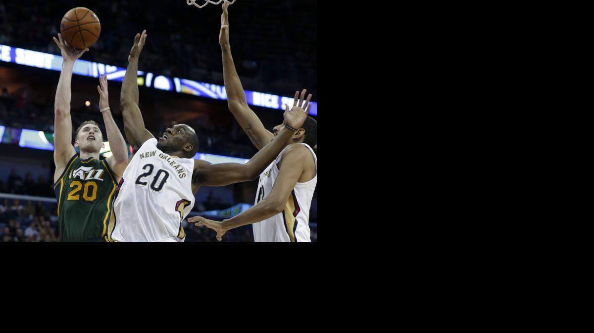 
Jazz forward Gordon Hayward, left, has scored 62 points over his last two games to lead Utah to a season-high-tying two-game winning streak.


