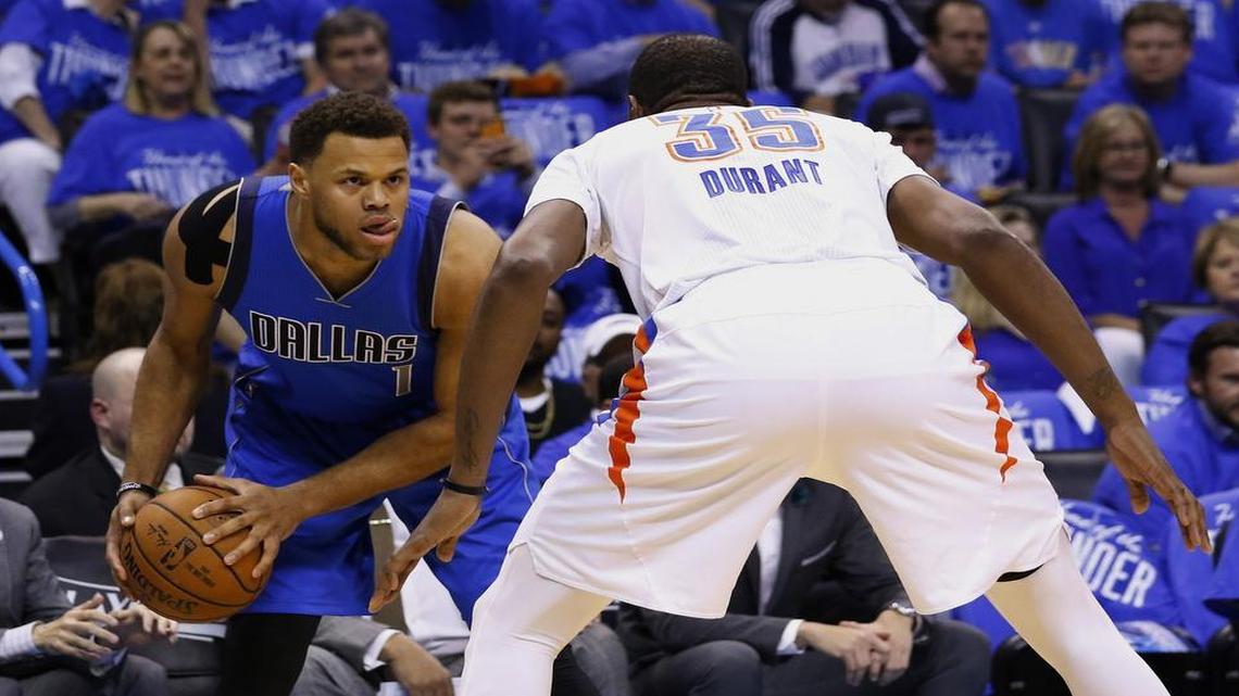 Justin Anderson, left, helped the Mavericks’ playoff push late last season when he worked his way into the starting lineup as a rookie. The Mavs finished the season 7-2 with Anderson starting to secure the sixth seed in the West.