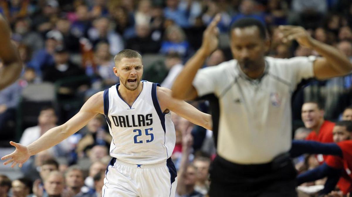 Chandler Parsons scored 26 points, but the Mavericks fell to the Thunder.