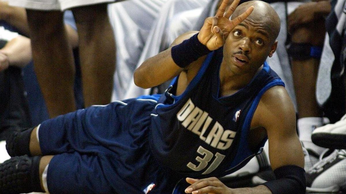 
Nick Van Exel played with six teams during his NBA career, including a short stint with he Dallas Mavericks.
