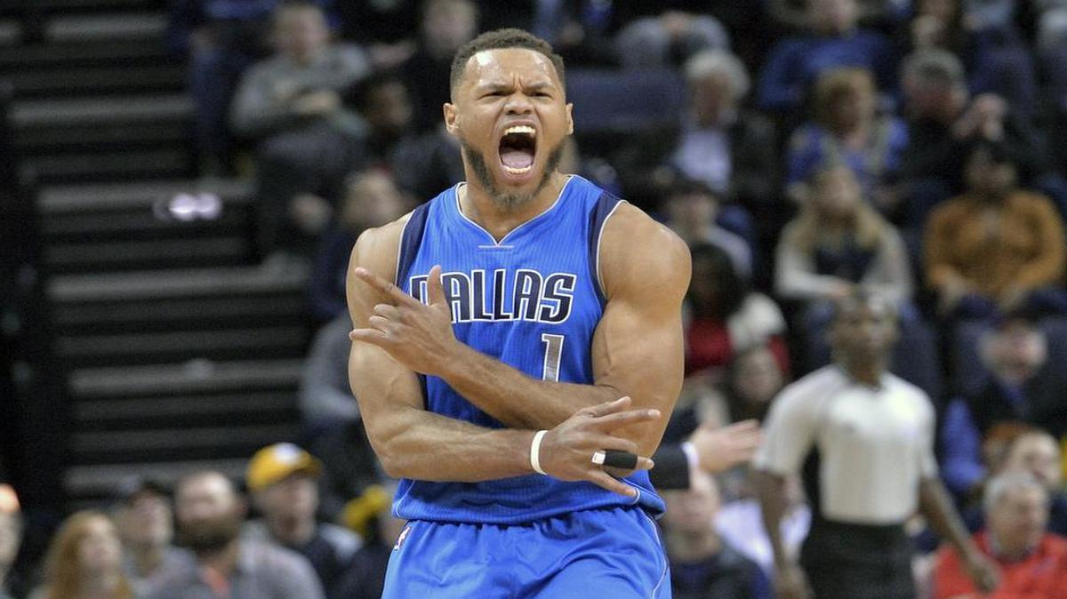 Justin Anderson has become a bigger factor for the Dallas Mavericks in the past three games. He had six points and four rebounds against the Memphis Grizzlies on Saturday.