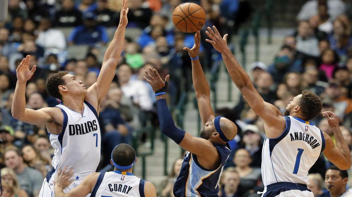 Mavericks third-year forward Dwight Powell, left, and second-year forward Justin Anderson have yet to reach their potential but they continue to make progress with Dirk Nowitzki out with an injury.