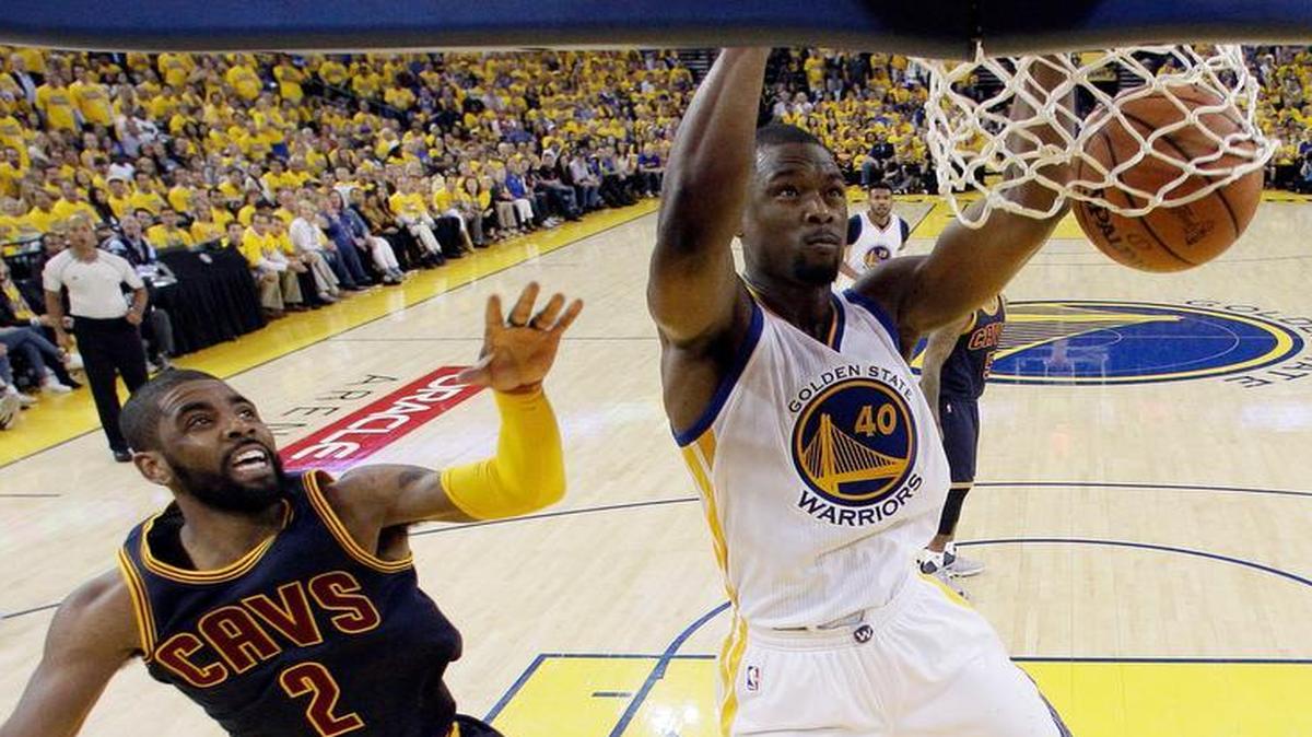 Former Golden State forward Harrison Barnes, right, dunking over Cleveland’s Kyrie Irving during the NBA Finals, will replace Chandler Parsons in the Mavericks’ lineup.