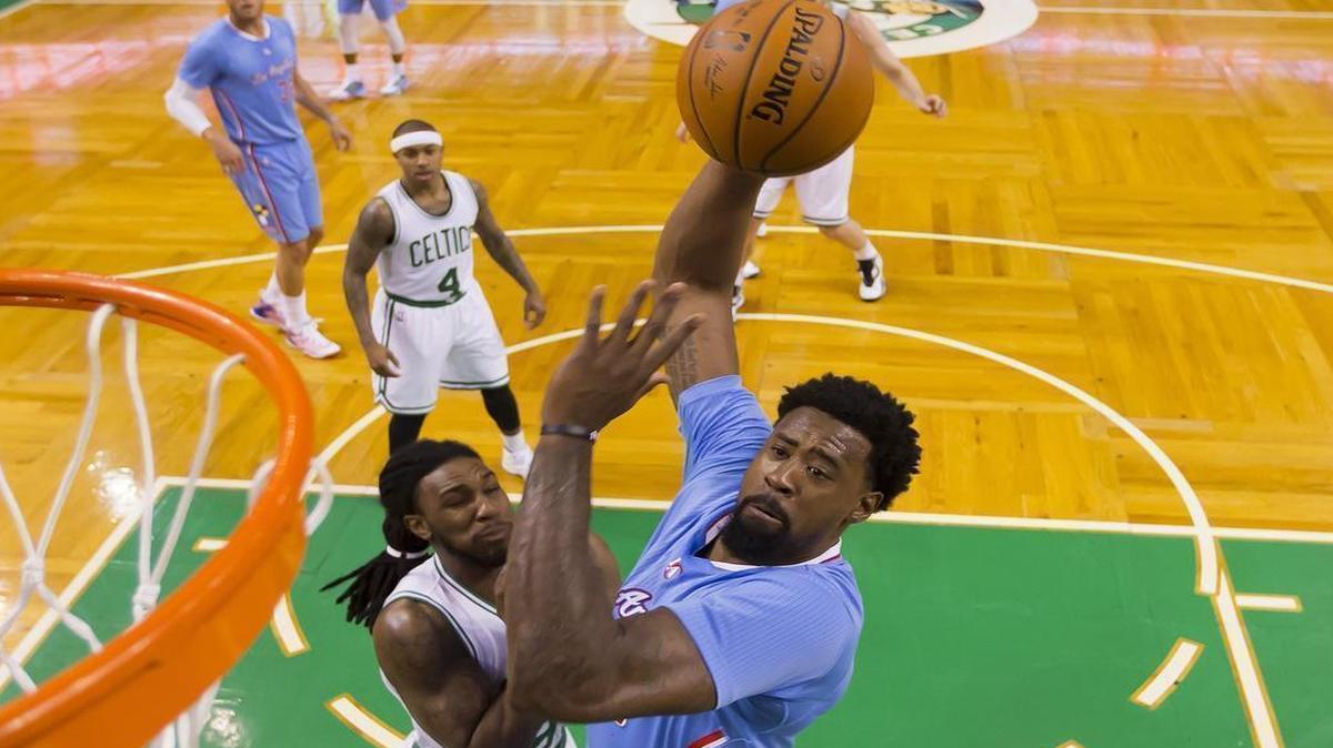 
DeAndre Jordan changed his mind, turning down the Mavs to sign a free agent contract with the Clippers.
