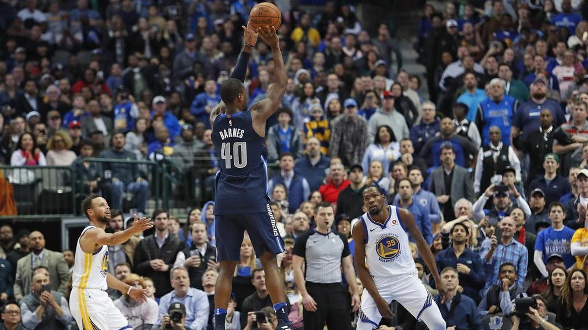 Dallas Mavericks forward Harrison Barnes scored 18 points against Golden State on Wednesday night.