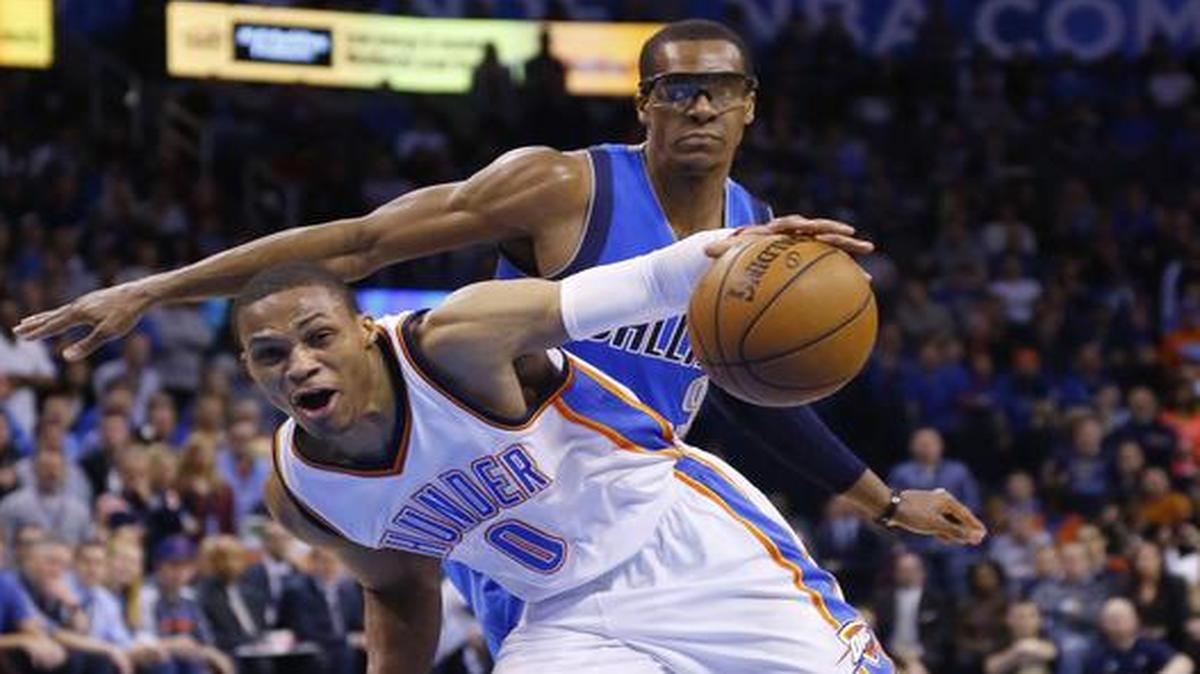 
Russell Westbrook and the Thunder had no trouble breezing by Rajon Rondo and the Mavericks.


