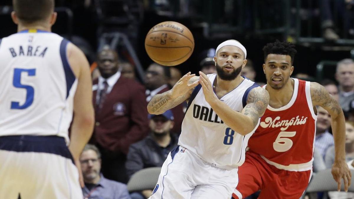Mavericks point guard Deron Williams, a former star at The Colony, takes on his former team Wednesday at Brooklyn.