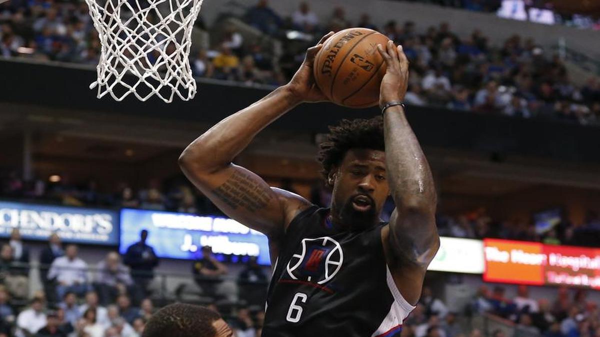 DeAndre Jordan had a double-double for the Clippers with 23 points and 20 rebounds.