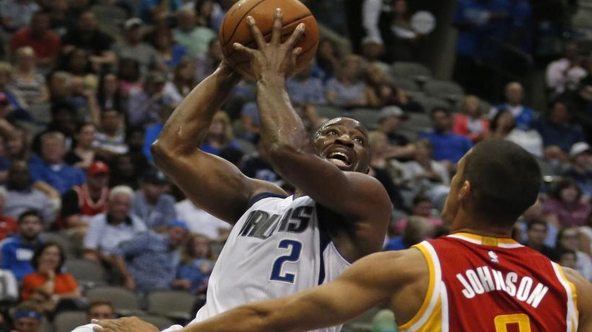 
Dallas guard Raymond Felton has decided to stay with the Mavericks next season.


