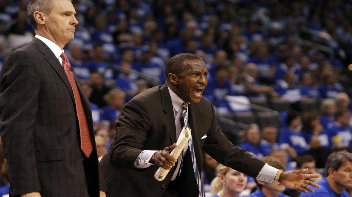 Mavericks coach Rick Carlisle, left, with former assistant and current Raptors coach Dwane Casey during Dallas’ championship season in May 2011.