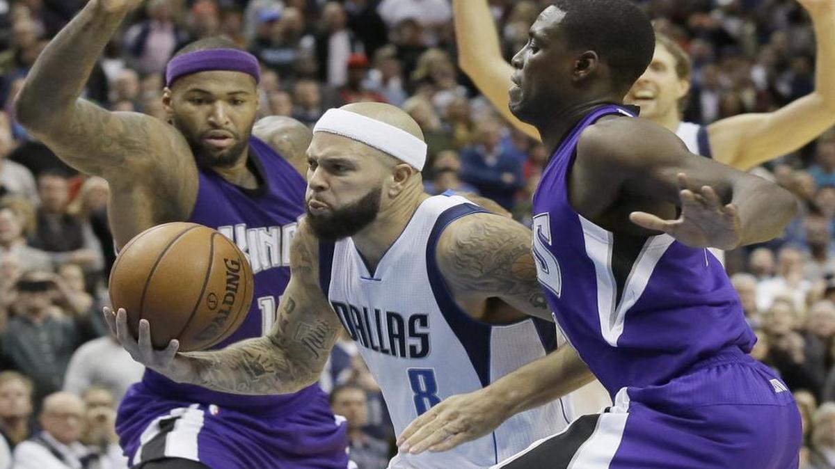 Deron Williams, center, and the Mavericks look to break through with a little more consistency in the second half.