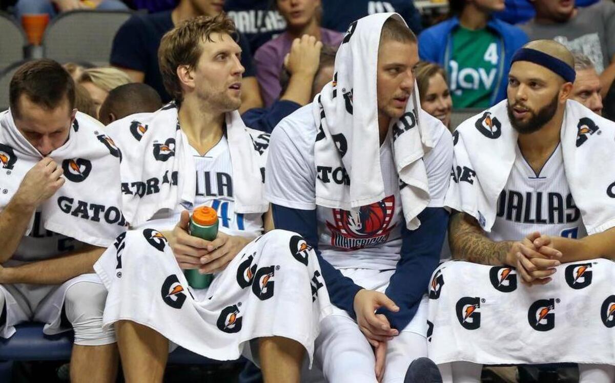 From left, J.J. Barea, Dirk Nowitzki, Chandler Parsons and Deron Williams had a miserable night in the Mavericks’ 108-94 loss to the Charlotte Hornets on Thursday.