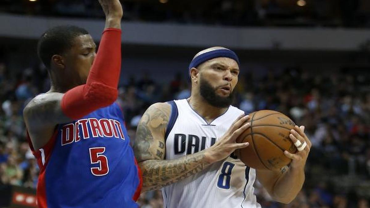 Point guard Deron Williams, right, and the Mavericks couldn’t get past Kentavious Caldwell-Pope and the Pistons on Wednesday night in Dallas.