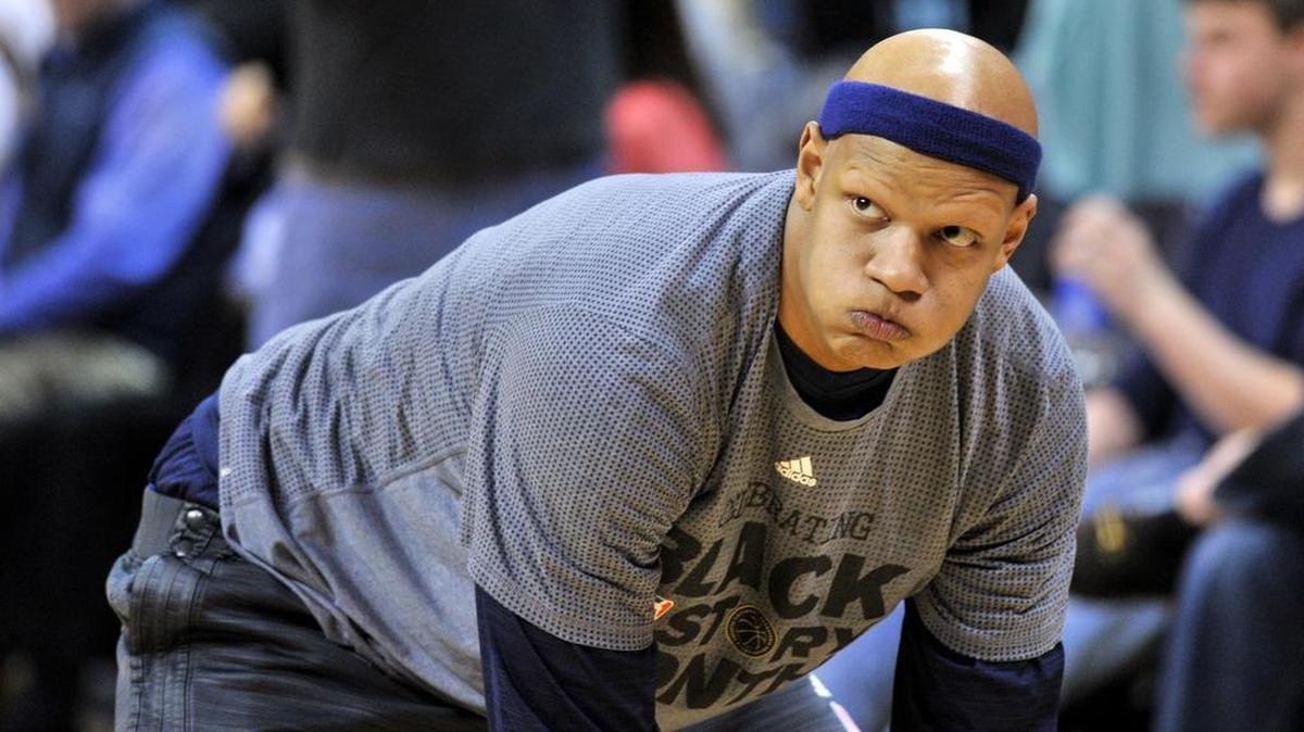 Mavericks forward Charlie Villanueva wants to help those, like himself, who have struggled with the emotional challenges of alopecia.