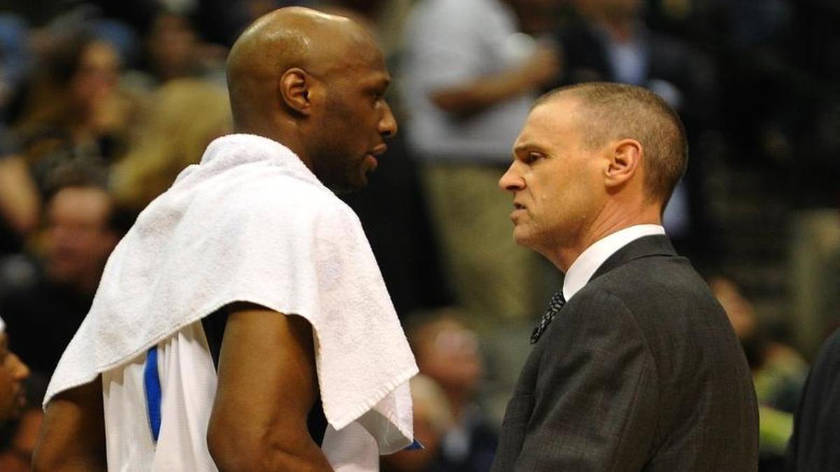 
Mavs coach Rick Carlisle talks with forward Lamar Odom during a game against the Lakers in the 2011-12 season. 
