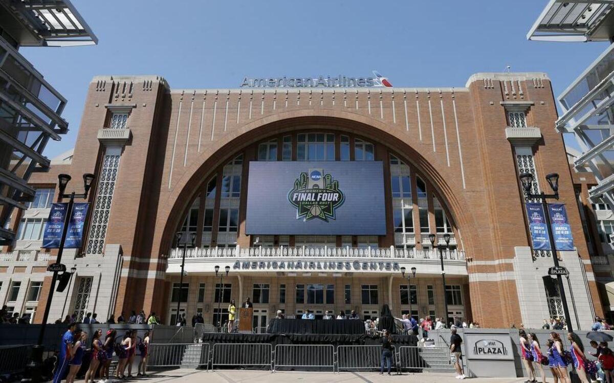 Mavericks owner Mark Cuban says “there’s nothing wrong with” American Airlines Center, but he’s upset with the lack of nearby available parking partially because of expanded housing and development.