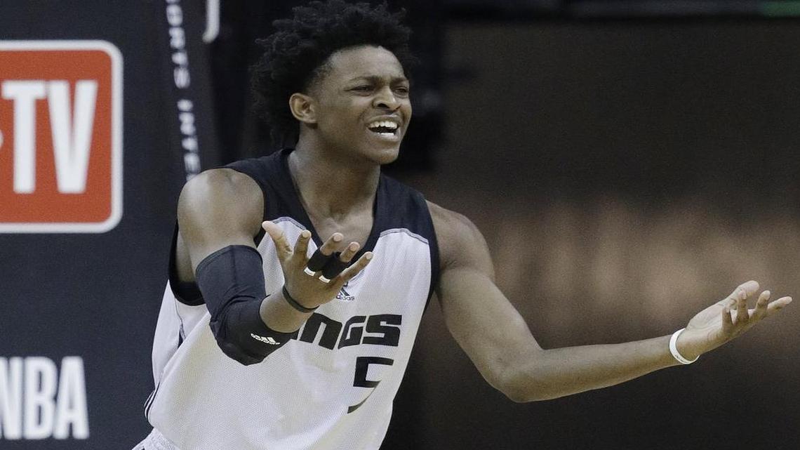 Guard De’Aaron Fox, the fifth pick in last month’s draft, leads the Sacramento Kings against the Dallas Mavericks in Thursday’s Las Vegas summer league playoff tournament. Tipoff is scheduled for 7:30 p.m. on ESPN2.