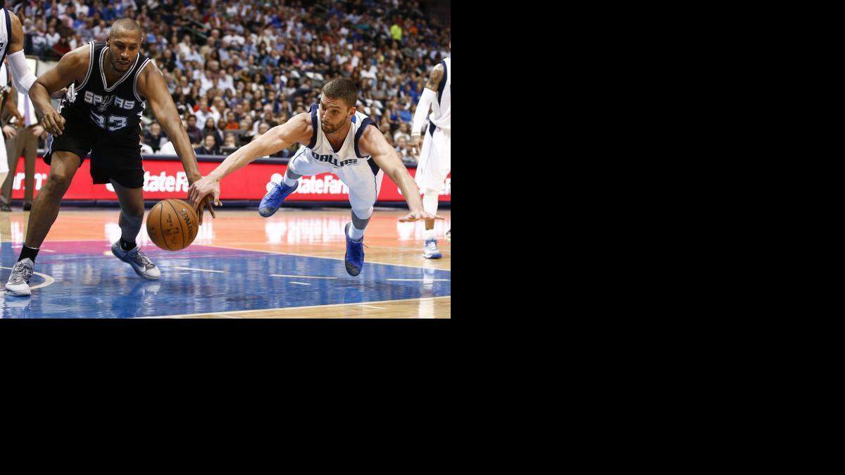 
Dallas Mavericks forward Chandler Parsons will make his first return to San Antonio since his uneventful debut in October when he missed a potential game-winning shot against the Spurs.
