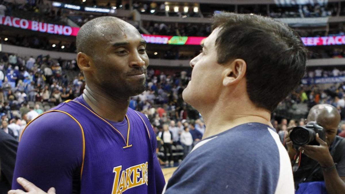 Mavericks owner Mark Cuban, right, payed homage to Kobe Bryant in Dallas in November.