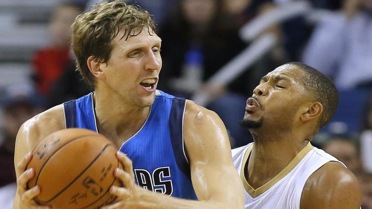 Dirk Nowitzki scored a team-high 18 points in only 20 minutes Tuesday against Eric Gordon and the Pelicans, but a “brutal” stretch late in the second quarter doomed the Mavericks.