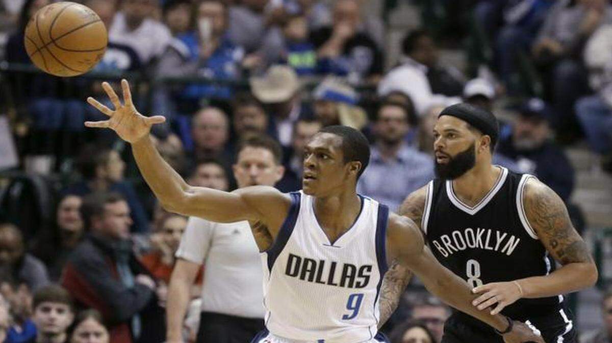 
Guard Rajon Rondo (9) returned from a one-game suspension, but he couldn’t lead the Mavericks past the Nets.
