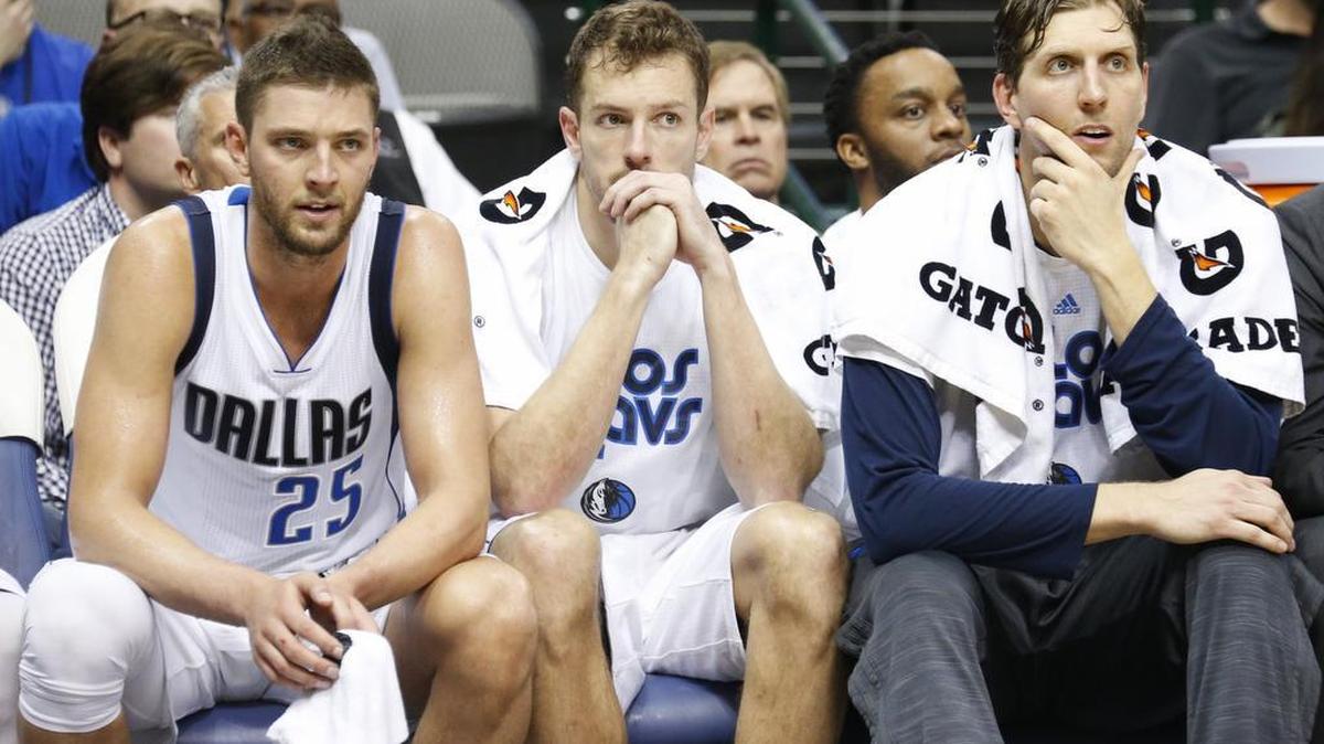 Dallas Mavericks forward Chandler Parsons, left, might be sitting the rest of the season because of a knee injury.