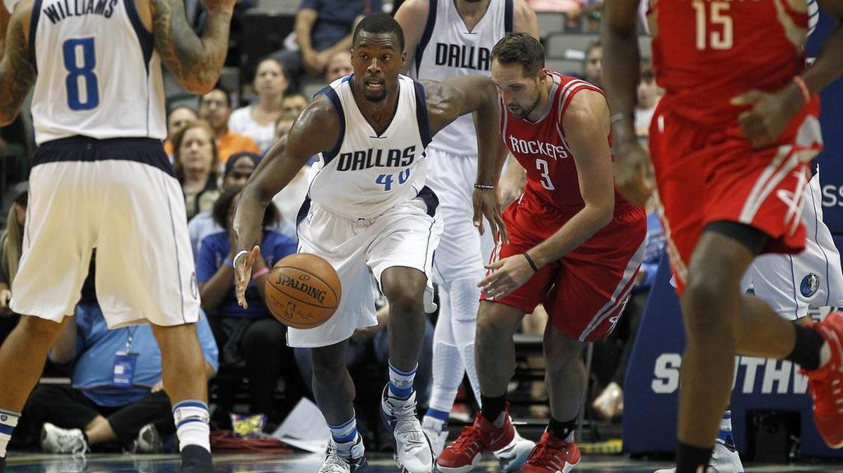 Harrison Barnes again couldn’t find a handle on his shooting touch, scoring eight points while making 1 of 9 shots Wednesday.