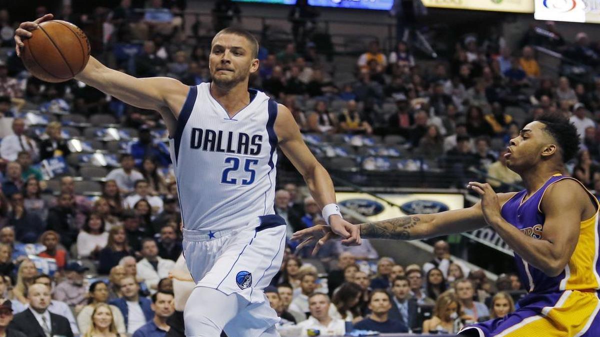 Chandler Parsons is one of three Mavericks players who will be back in the lineup Monday after sitting out Saturday’s game to rest.