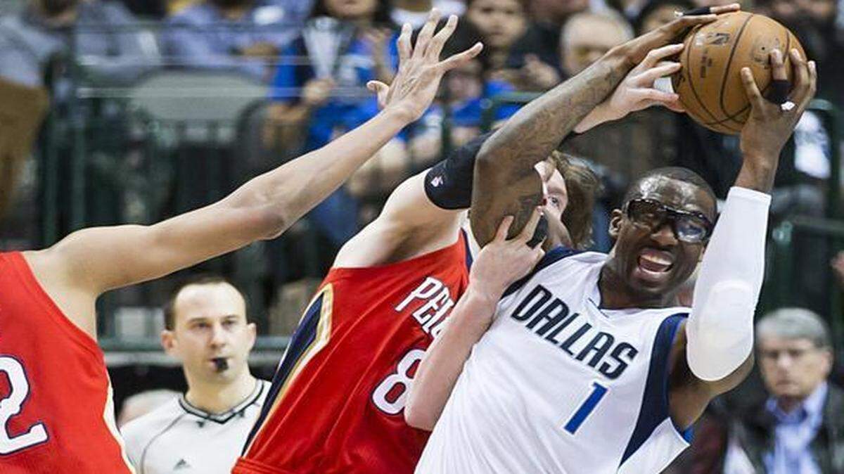 
Mavs owner Mark Cuban says whatever Amar’e Stoudemire, left, needs to make himself a better player, he’s all for it.
