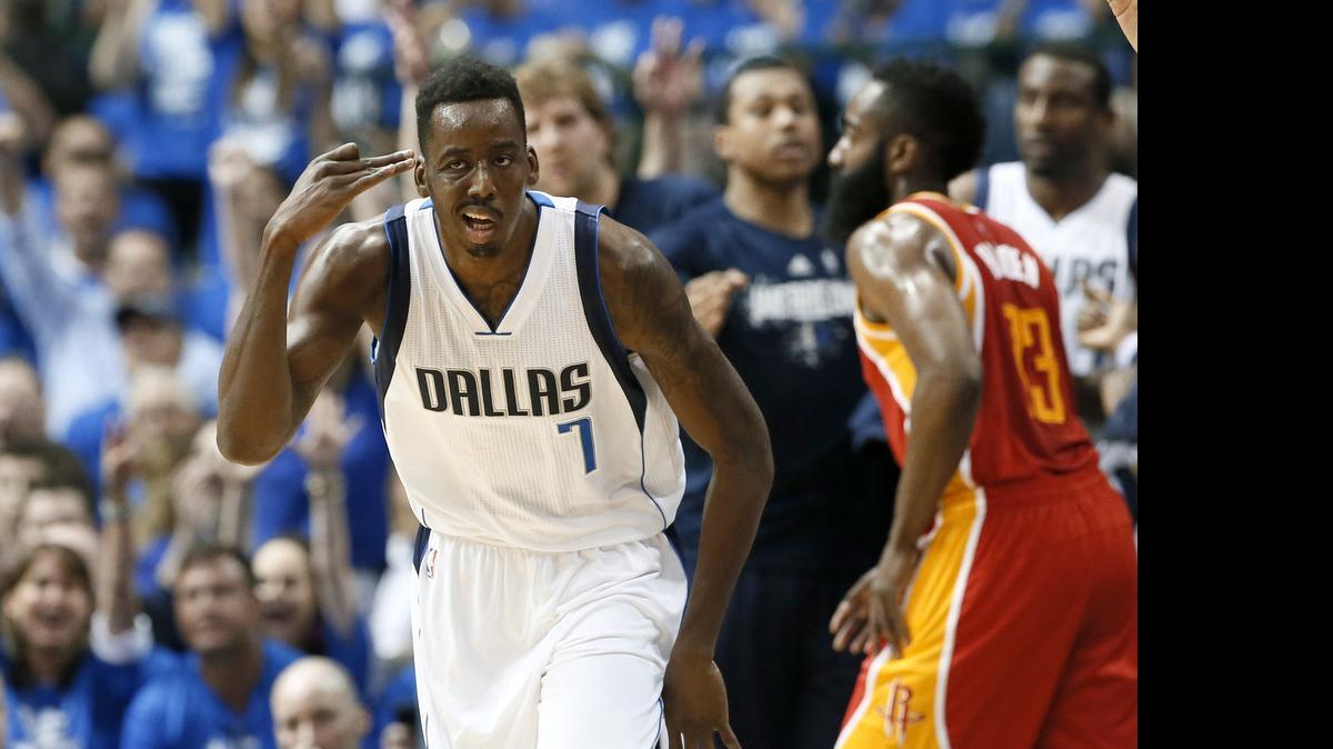 
Mavericks forward Al-Farouq Aminu capitalized on his start in Game 4, finishing with 16 points and 12 rebounds.


