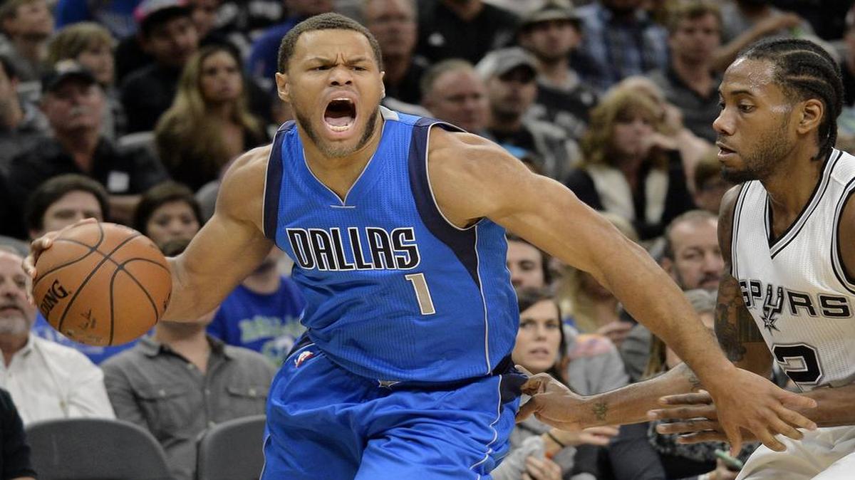 Mavericks rookie Justin Anderson, left, in action against the Spurs and Kawhi Leonard on Wednesday, could be seeing more playing time with guard J.J. Barea out with an injury.