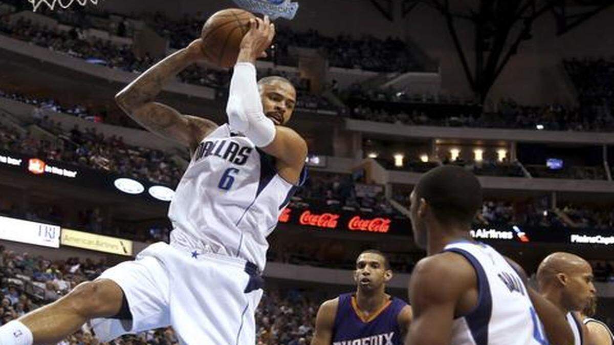 
Mavericks center Tyson Chandler said he wants the team to be “healthy and playing good going into the playoffs.”



