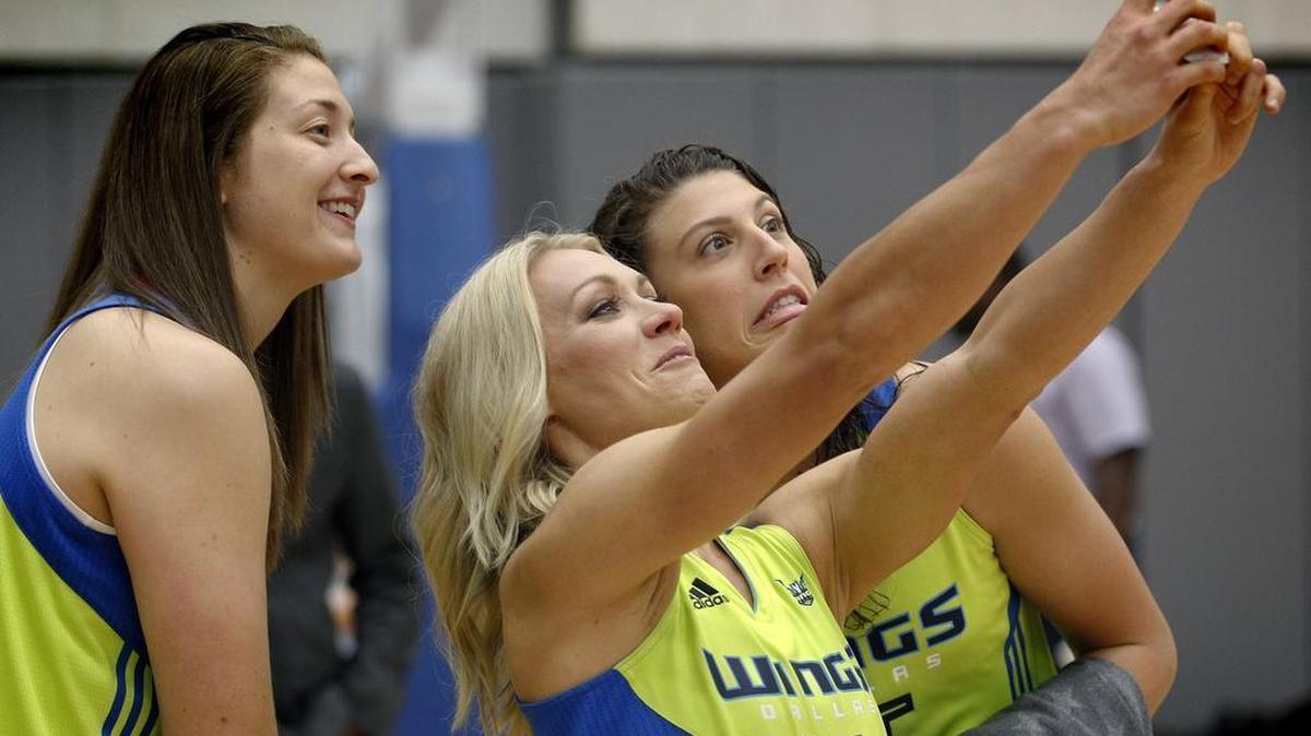 Theresa Plaisance, Erin Phillips and Jordan Hooper pose for a selfie.