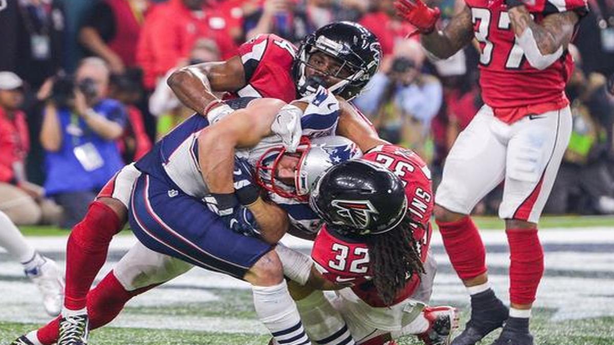 New England Patriots wide receiver Danny Amendola (80) converts a two-point conversion to tie the game during the fourth quarter of Super Bowl LI.